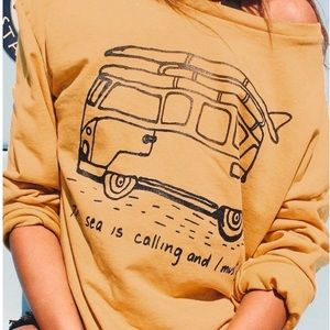 WORN ONCE! Cute vintage looking T-shirt